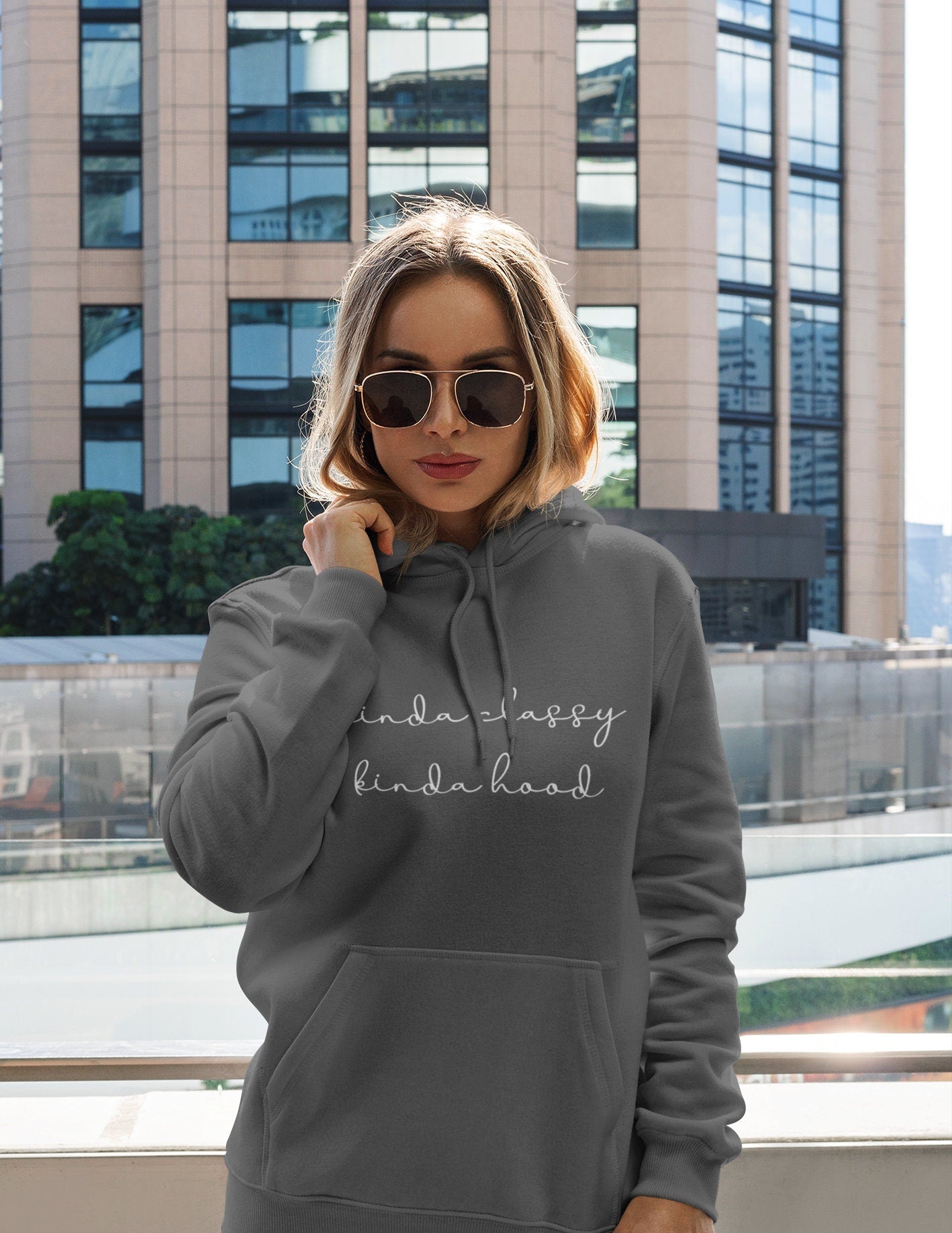 Sudadera con capucha tipo capucha, un poco elegante