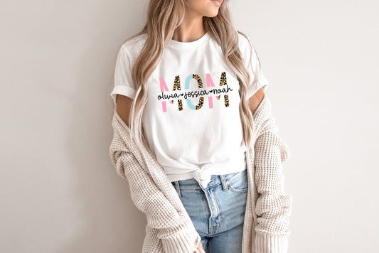 Camisa de mamá con estampado de leopardo: personalizada con los nombres de los niños