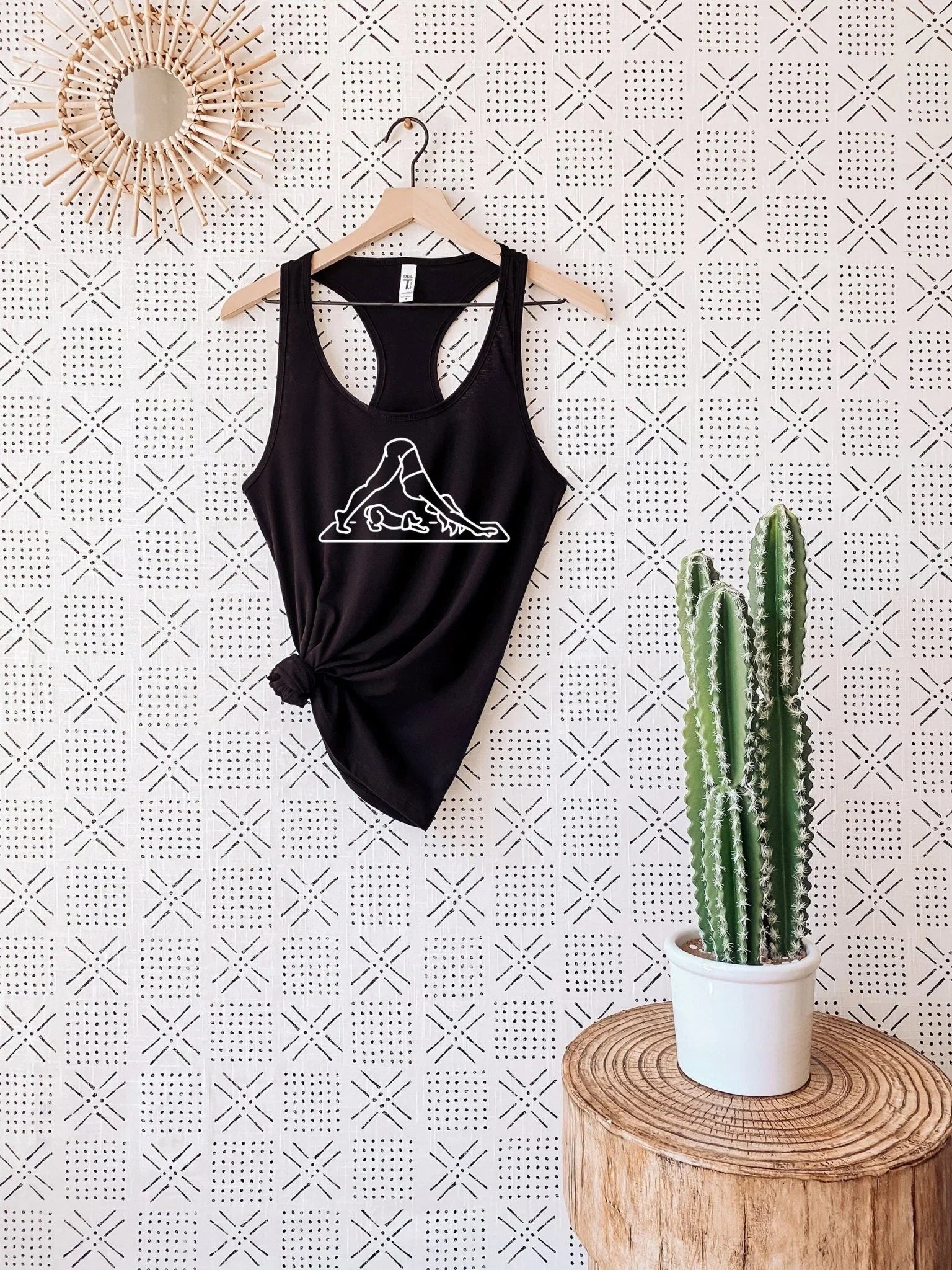 Downward Facing Dog Tank Top – Funny Yoga Tank for Dog & Yoga Lovers - Zazations