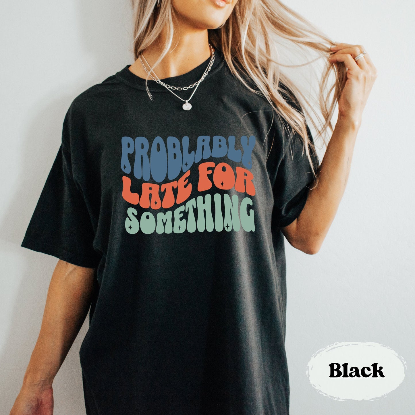 Camisa con texto ondulado personalizado